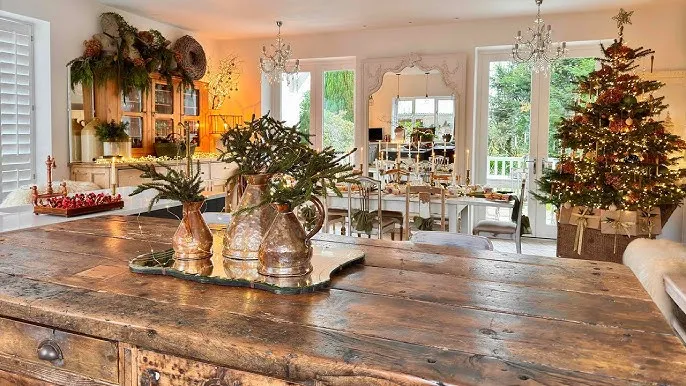 Dining Table Christmas Decoration Ideas