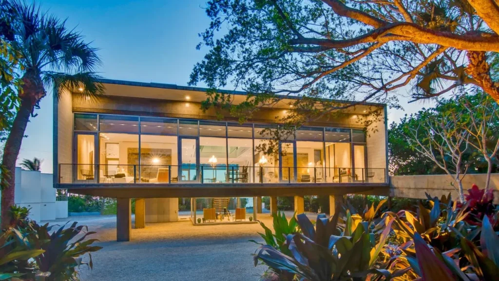 Modern Glass House Design