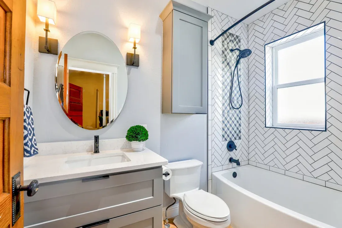 Small Design Bathrooms -10 Smart Ideas to Make Tiny Spaces Feel Luxurious