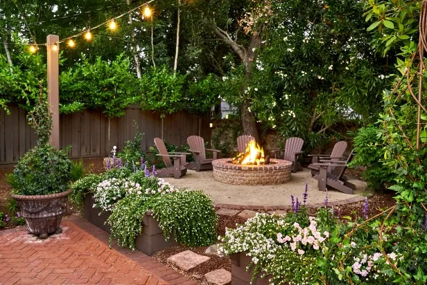 10 Backyard Landscaping Ideas to Make Your Yard Beautiful