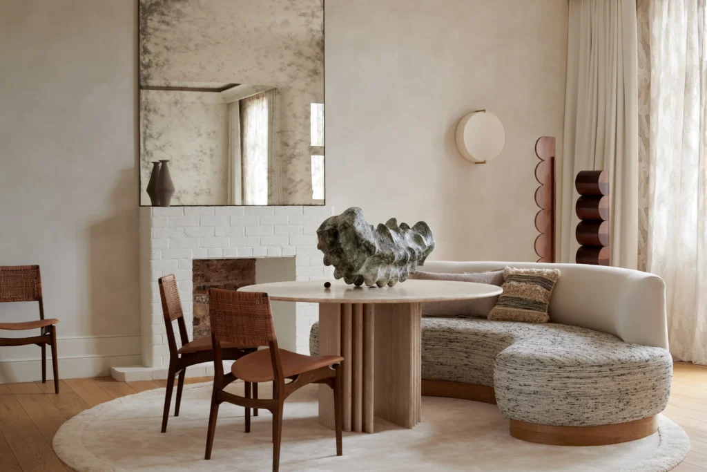 1993–1996 - Minimalism, Soft Neutrals, and Comfort