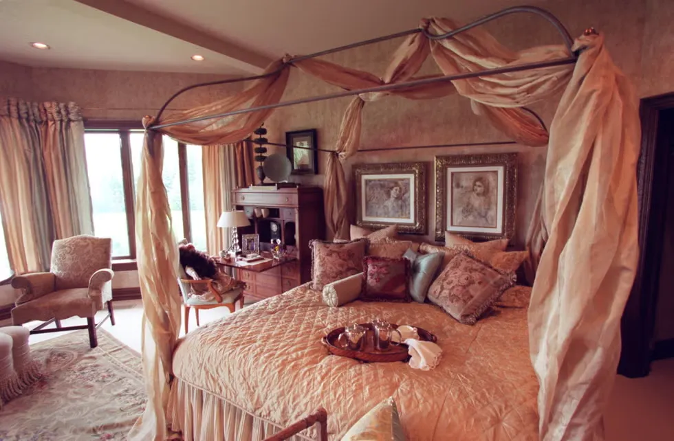 1997–1999 - Romantic Canopies, Drapery, and Pastels